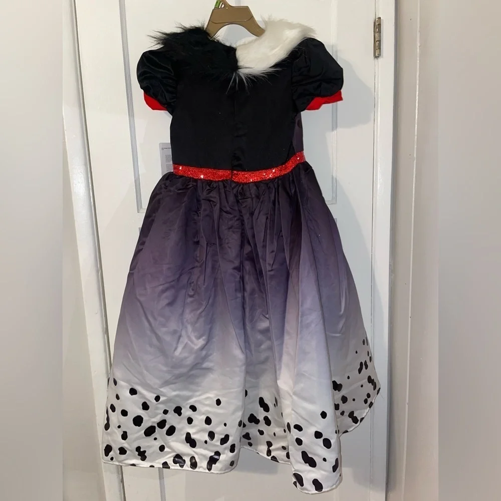 Creuella De Vil Play Costume size M 8/10